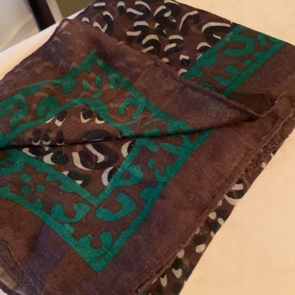 Unbranded Silk s as animal print scarf - Picture 9 of 9